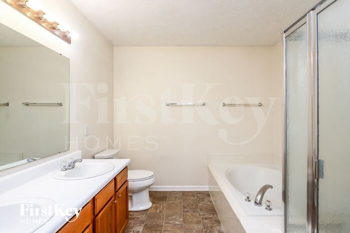 Building Photo - 10920 Middlebrook Ln