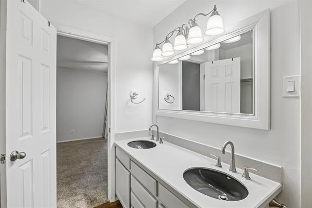 Building Photo - 2908 Clear Springs Dr