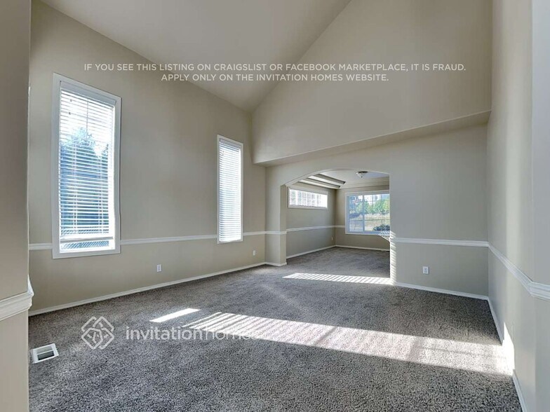 Building Photo - 35235 6th Ave SW