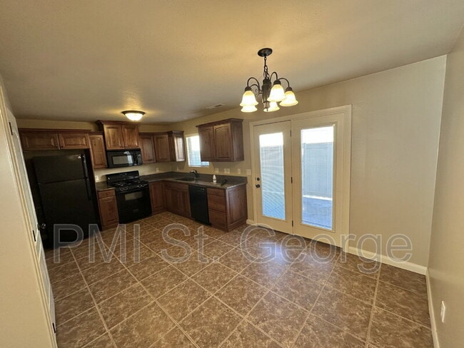 Building Photo - 340 1425 N St