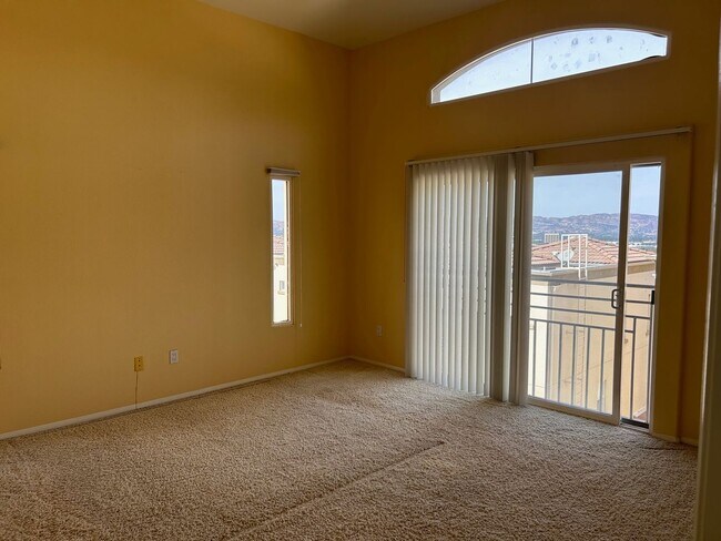 Building Photo - 5200 Premiere Hls Dr