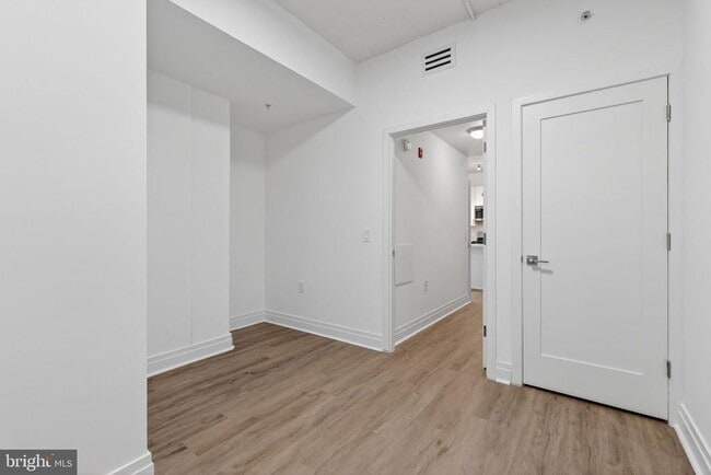 Building Photo - 2120 Vermont Ave NW