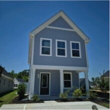 Building Photo - 720 Savinwood Trl