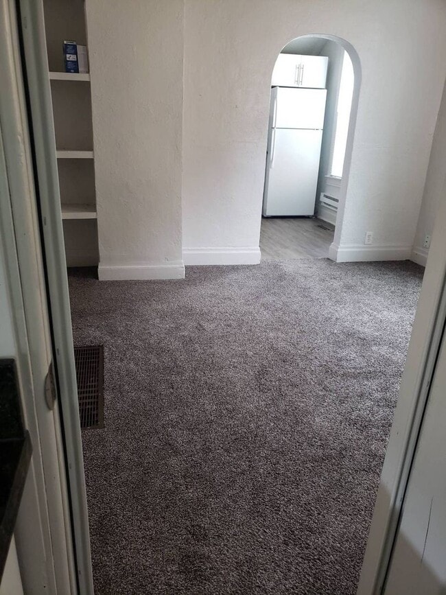 Building Photo - 807 20th St