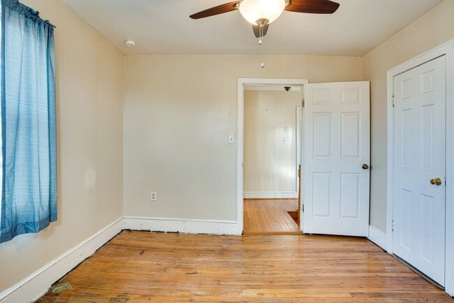 Building Photo - Spacious 3-Bedroom, 2.5-Bath Home with Gat...