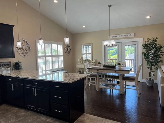 Building Photo - Stunning 3-Bedroom Home with Deck, Patio & Large Yard in Kodak, TN