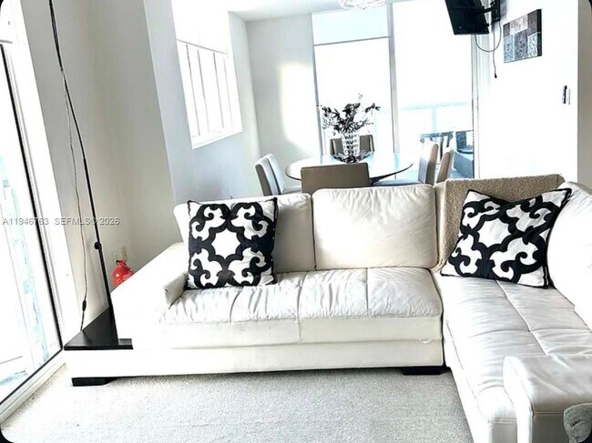 Building Photo - 253 NE 2nd St