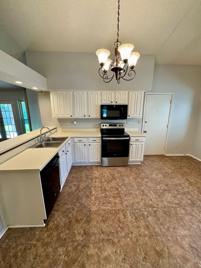 Building Photo - 4415 Seville Ln