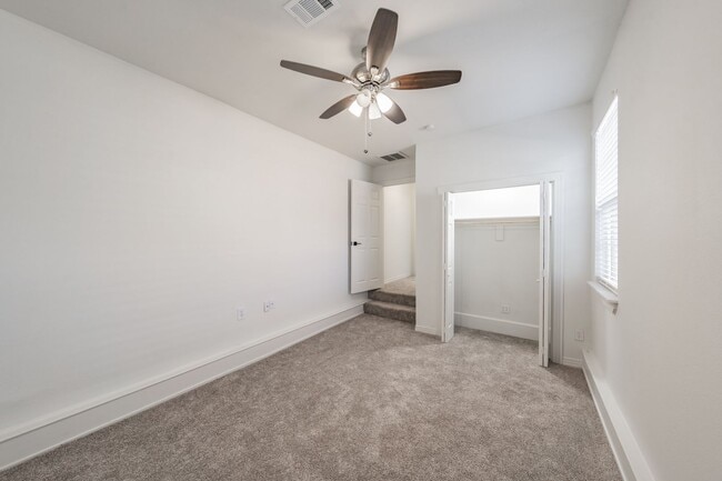 Building Photo - CHARMING HOME Close to TCU Campus!