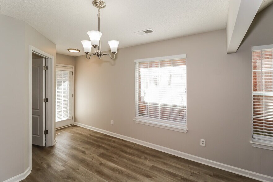 Building Photo - 9137 Cinderhill Cove E