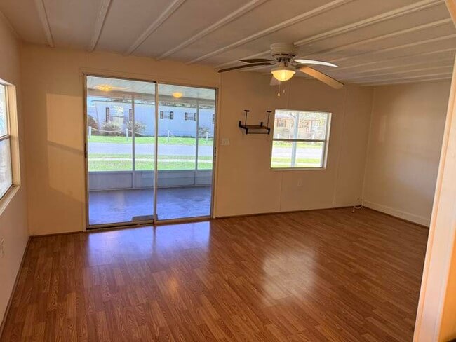 Building Photo - 1208 Lee St