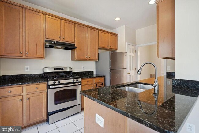 Building Photo - 6323 Dunn Ct