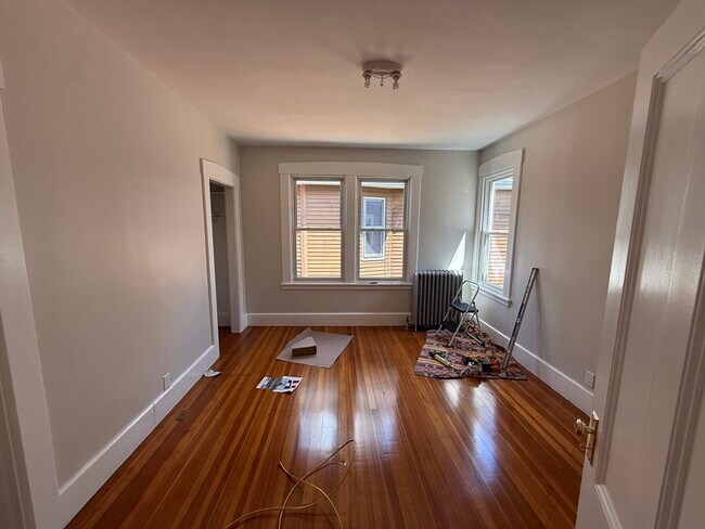 Building Photo - 36 Mayfield St