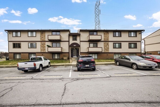 Building Photo - 997 Heather Ridge Dr