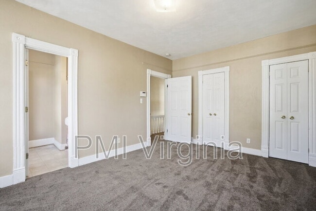 Building Photo - 527 W 26th St