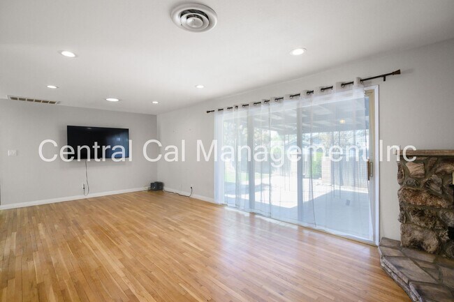 Building Photo - 3100 Baylor St