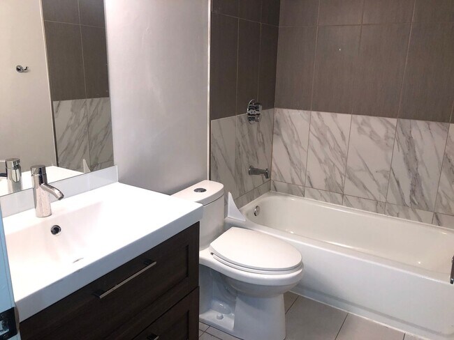 Building Photo - 206 Water Fountain Ct