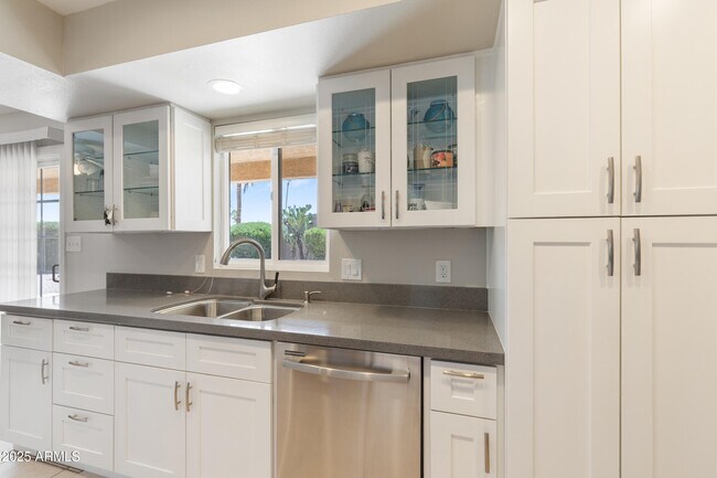 Building Photo - 9444 E Lawndale Pl