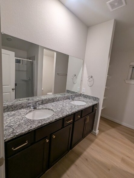 Building Photo - 4311 Maple Root Ln