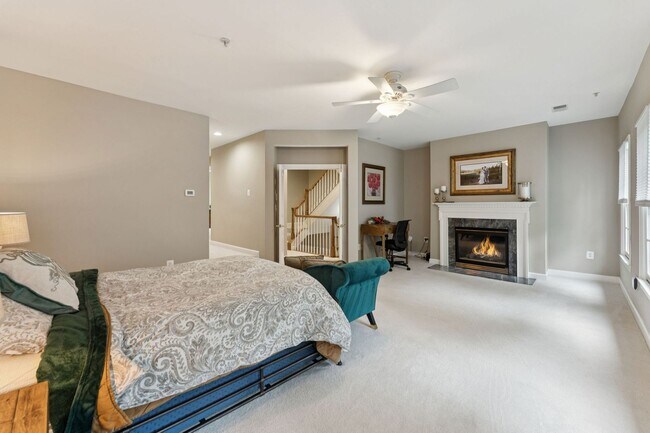 Building Photo - Discover this stunning four-level townhous...