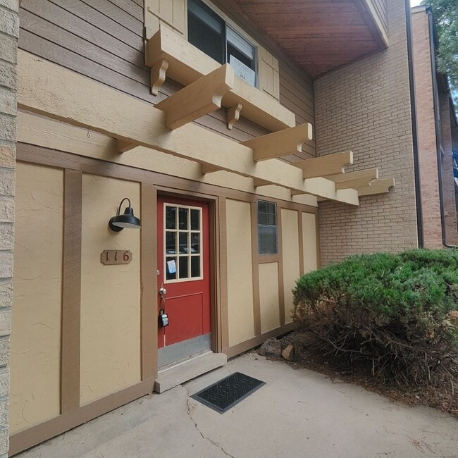 Building Photo - SHORT TERM RENTAL! 3BR/1.5BA Condo Walking Distance to CU