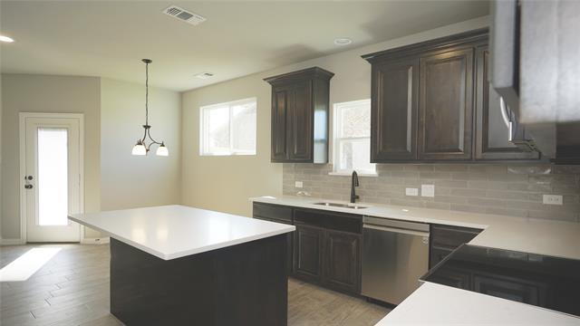 Building Photo - 712 Prairie Creek Dr