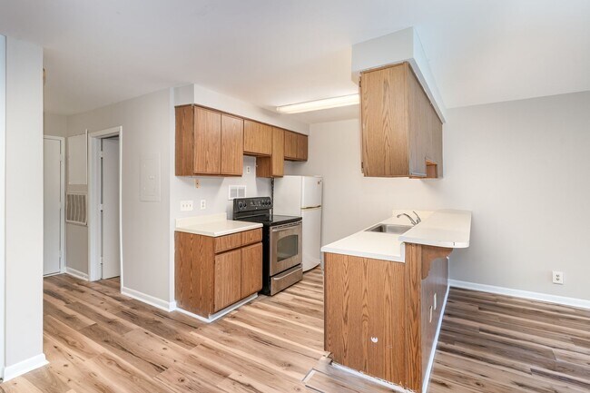 Building Photo - Studio Living in One of Raleigh’s Most Convenient Areas