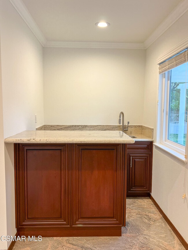 Building Photo - 5630 Hurford Ct