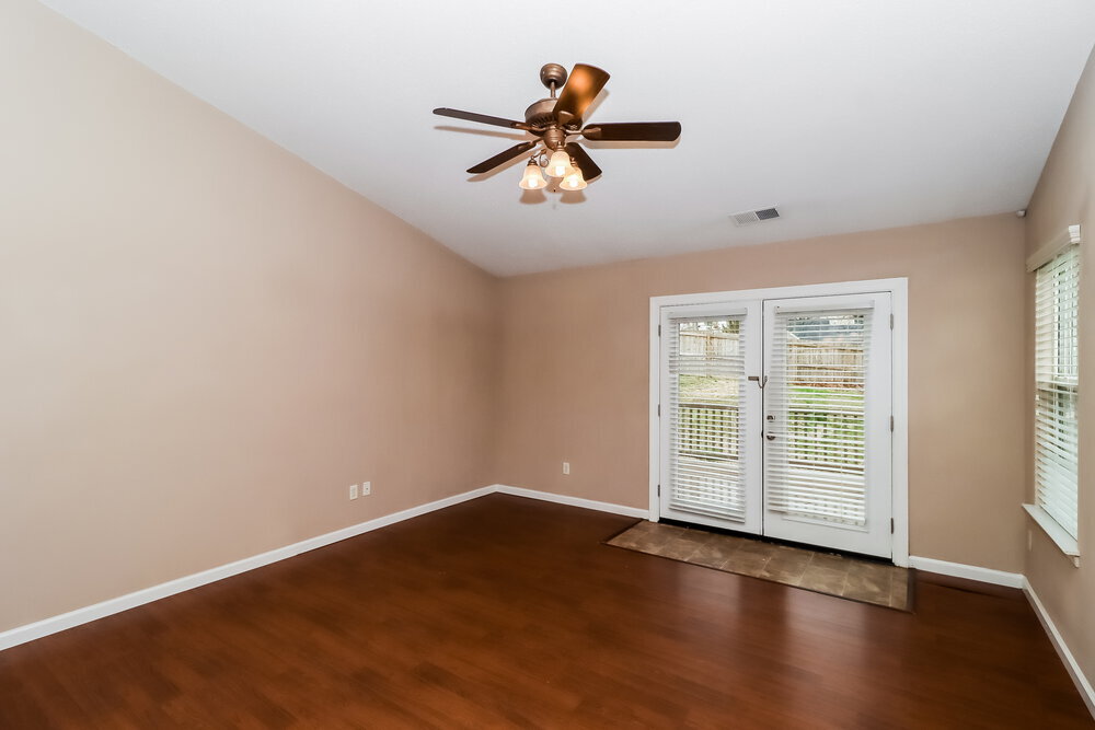 Building Photo - 11326 Northwoods Forest Dr