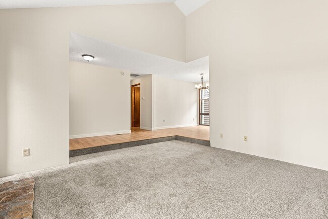 Building Photo - Must See! 3 bed/2 bath home with amazing private backyard - Double Garage/Community Pool