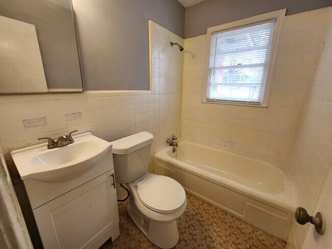 Building Photo - 2639 Willow St