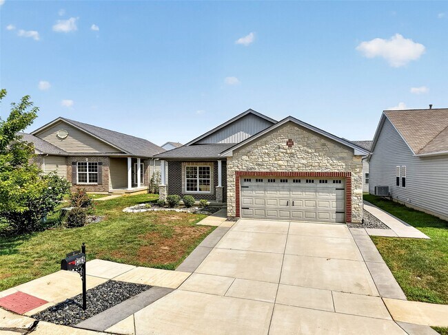 Building Photo - 15 Country Trail Ct