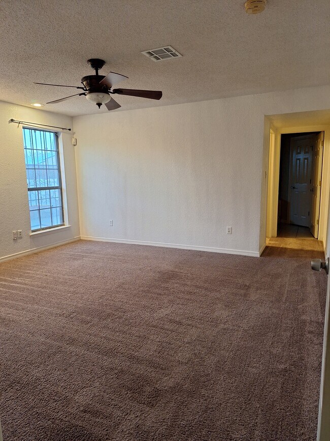 Building Photo - 9329 Shaver Dr