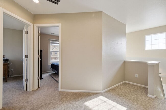 Building Photo - Modern and Updated 3-Bedroom, 2.5 Bathroom Home with Solar in Windshire Park