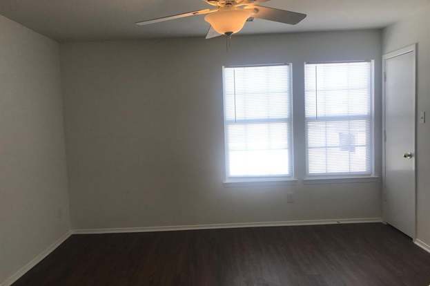 Building Photo - 26840 Wellington Ct