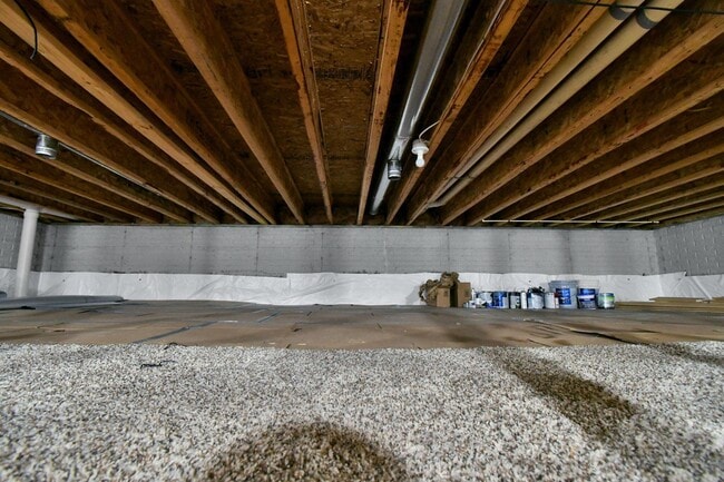Building Photo - 210 Autumn Way