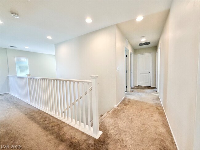 Building Photo - 10566 Borborema St
