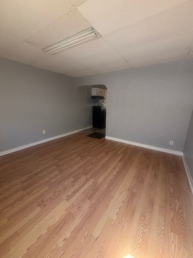 Building Photo - 1602 Cereal St
