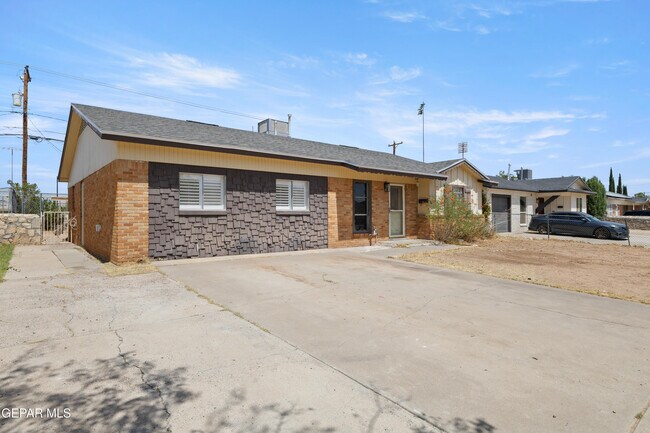 Building Photo - 5409 Edmonton Ave