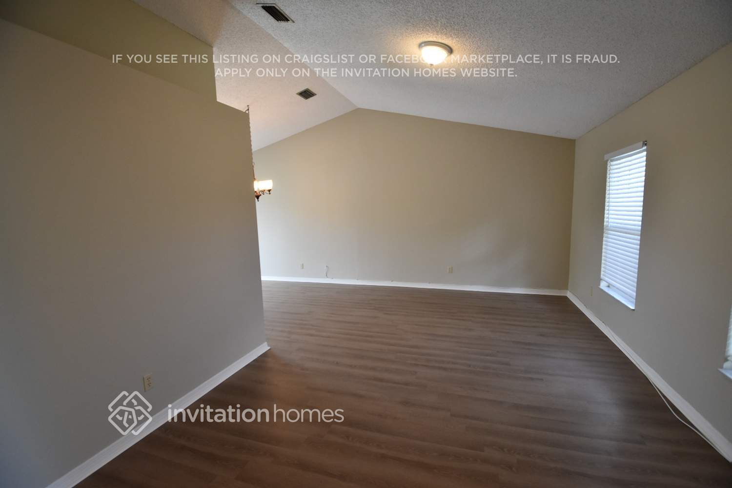 Building Photo - 7115 Queen Palm Cir