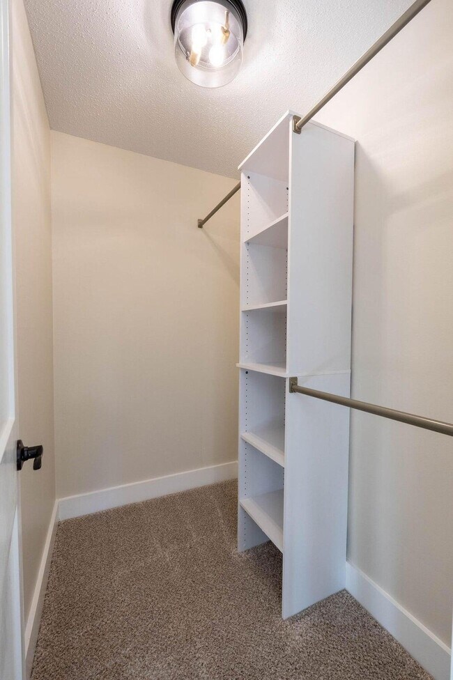 Building Photo - 1 Stafford Cir NE