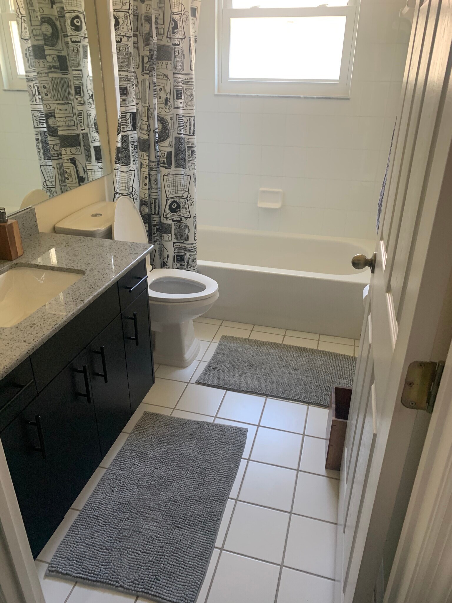 Building Photo - 2571 Ventura Cir