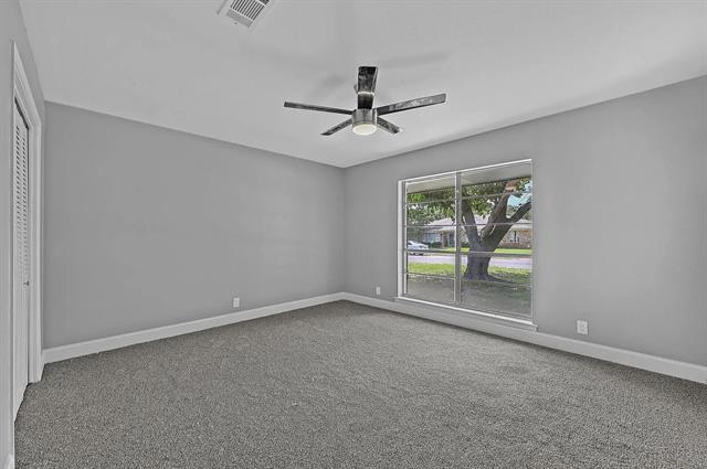 Building Photo - 1400 Crescent Dr