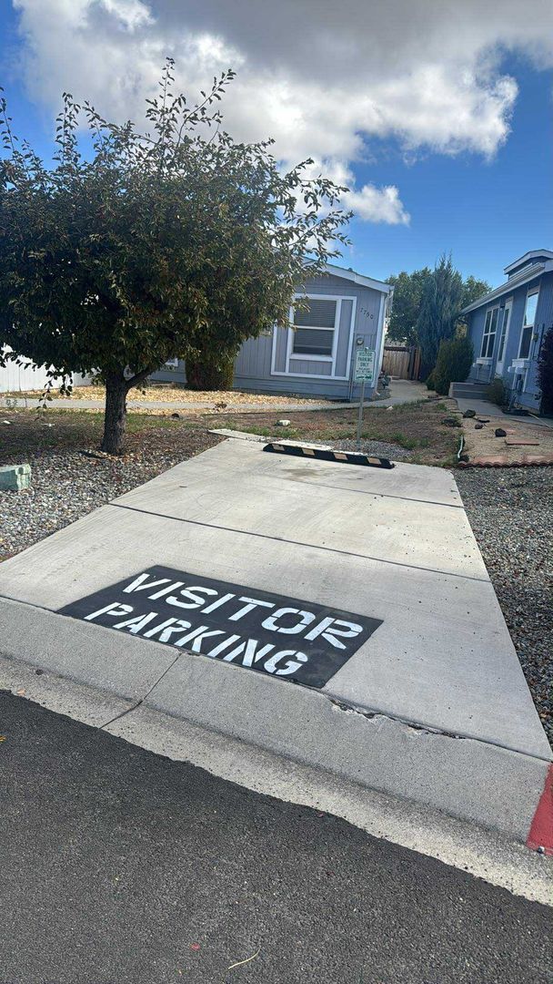 Building Photo - Cute home in gated community! 3/2