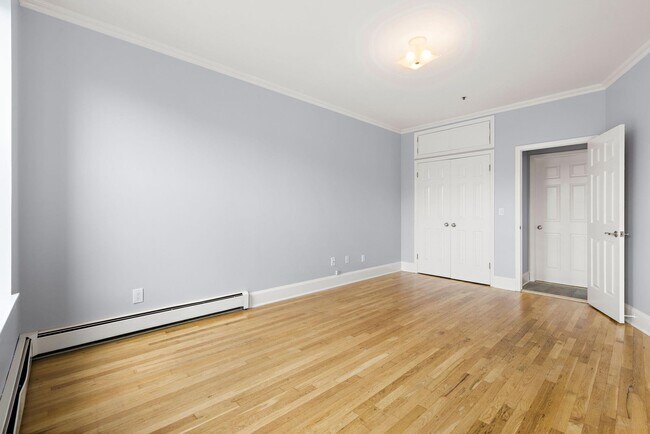 Building Photo - 1115 Willow Ave