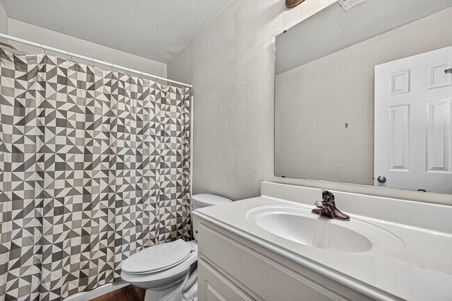 Building Photo - 7126 White Willow Ln