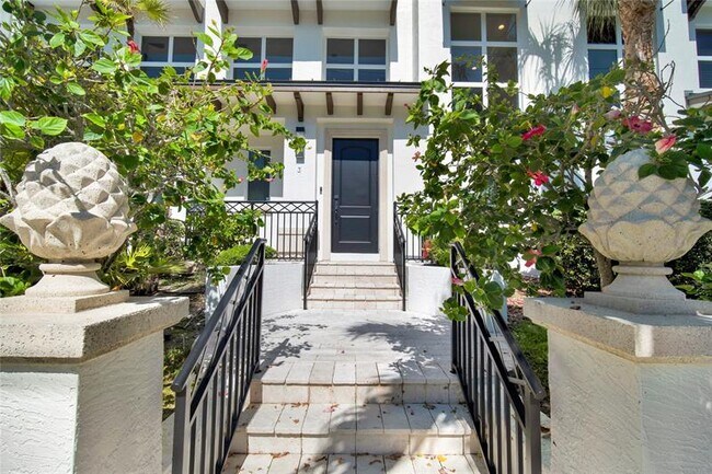 Building Photo - 425 N Ocean Blvd