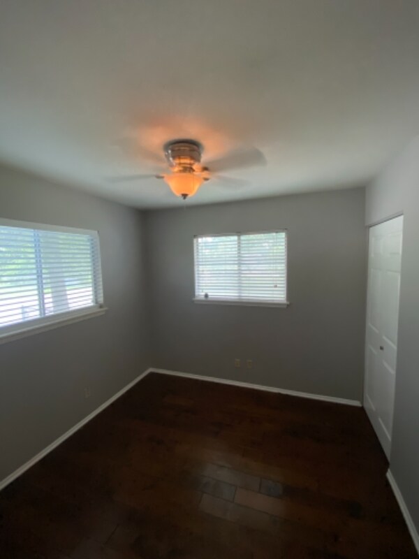 Building Photo - 209 Brenda Dr