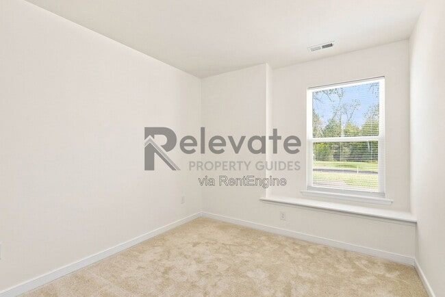 Building Photo - 250 Greenpark Rd