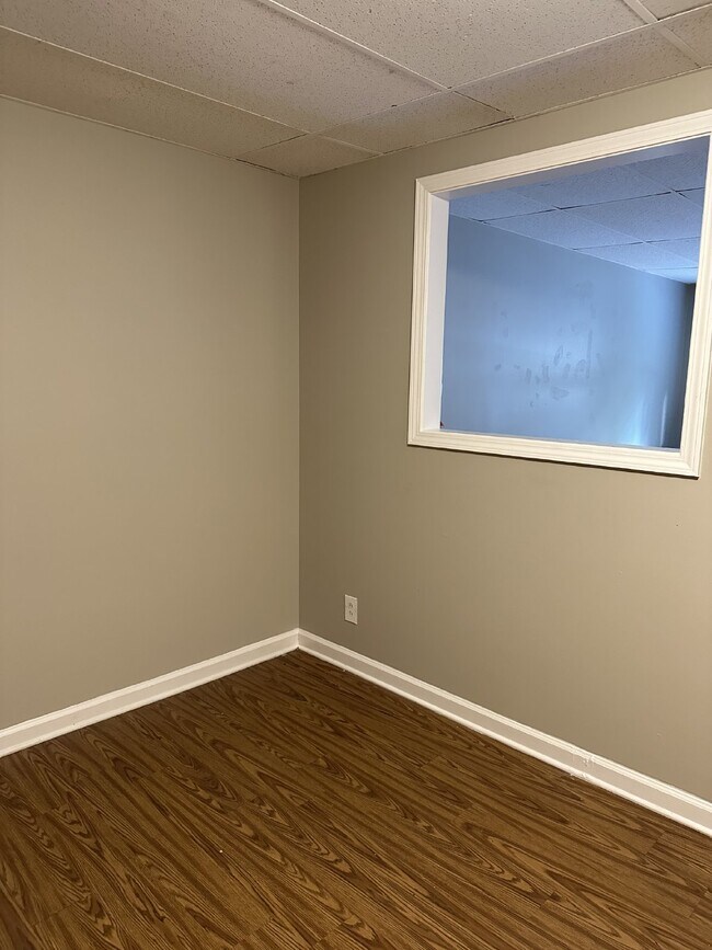 Building Photo - 83 D Lawn Street